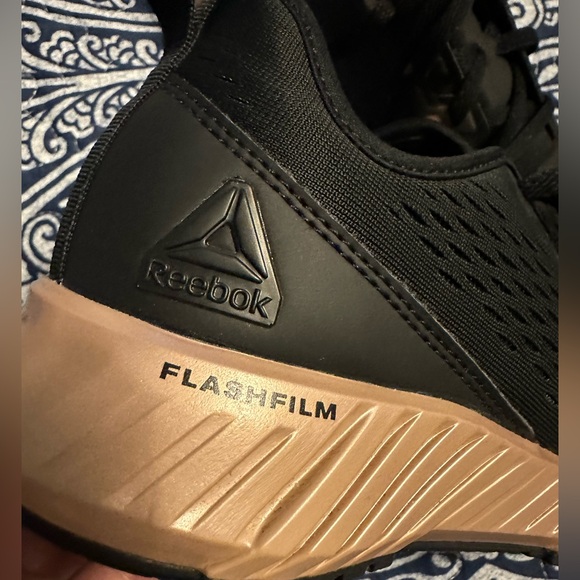Reebok Flash Film Woman’s Size 7 Sneaker never been worn - Picture 6 of 13